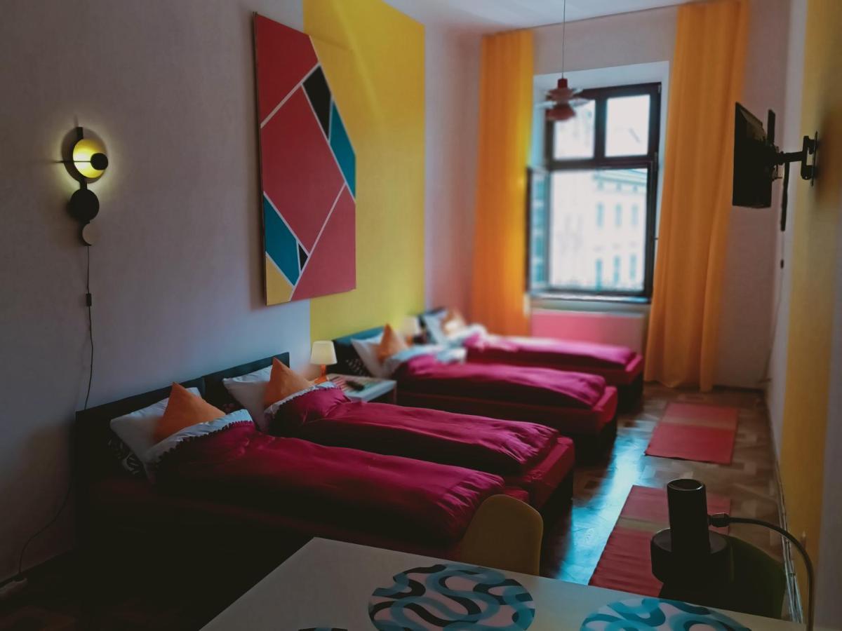 View To The Cracow Basic Apartman Krakkó Kültér fotó
